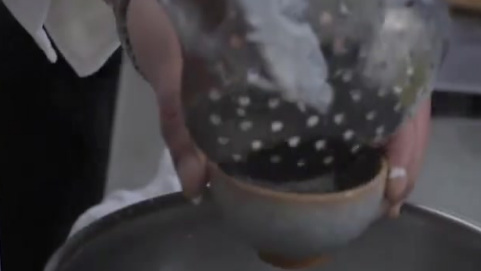 【前方高能!新“吃鸡游戏”来了!鸡豆花》】川菜中有这么一样菜肴,清淡醇厚,“吃鸡不见鸡”、
